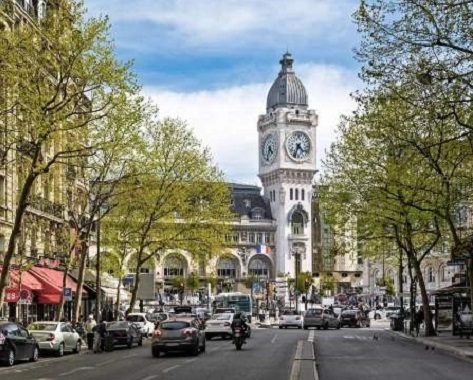 LA GARE DE LYON ET GOUTER CONFERENCE AU TRAIN BLEU